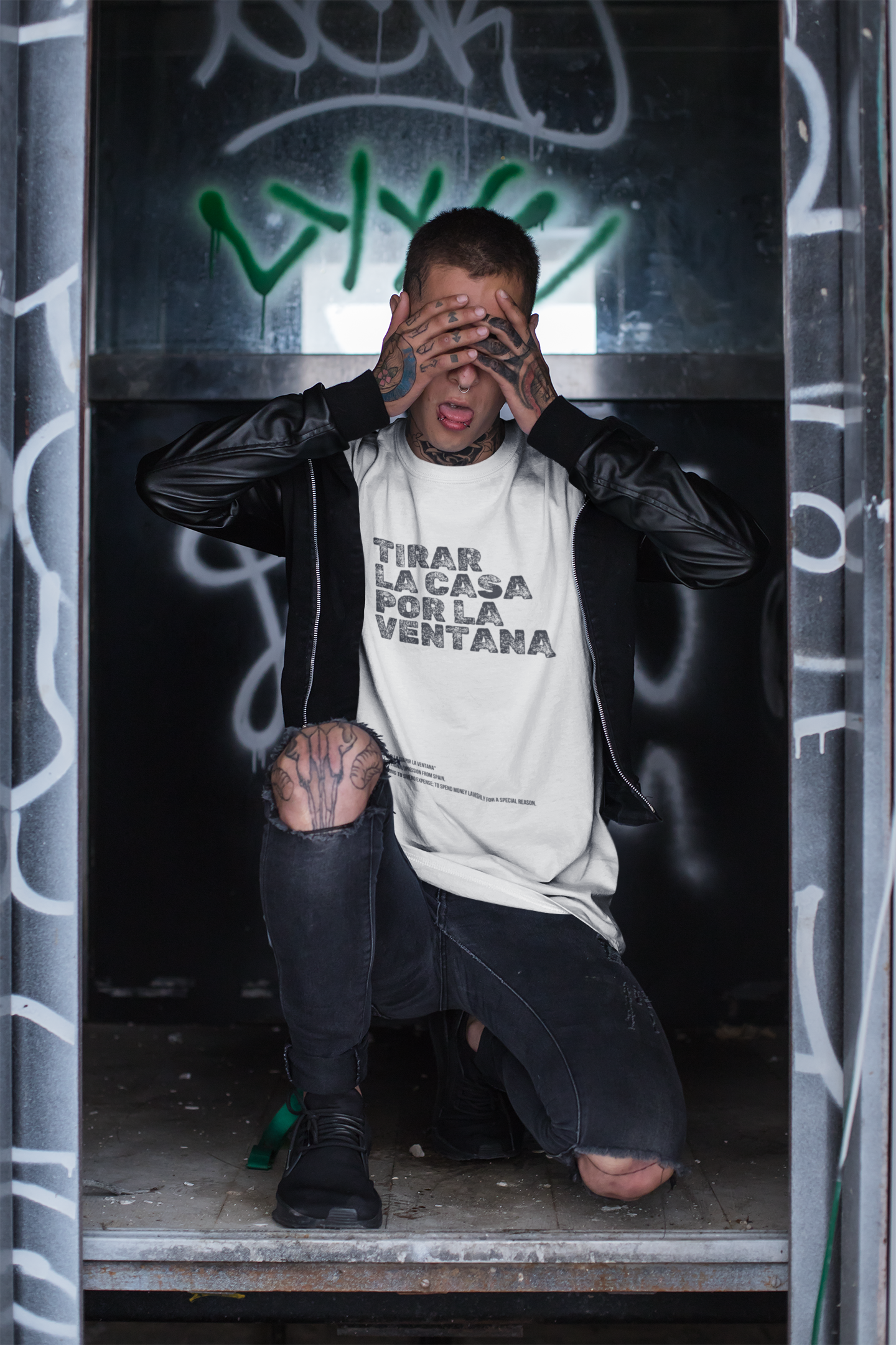 Tirar la casa por la ventana - t-shirt